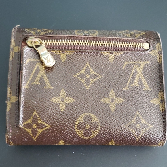 Louis Vuitton Monogram Koala Wallet - Picture 2 of 8